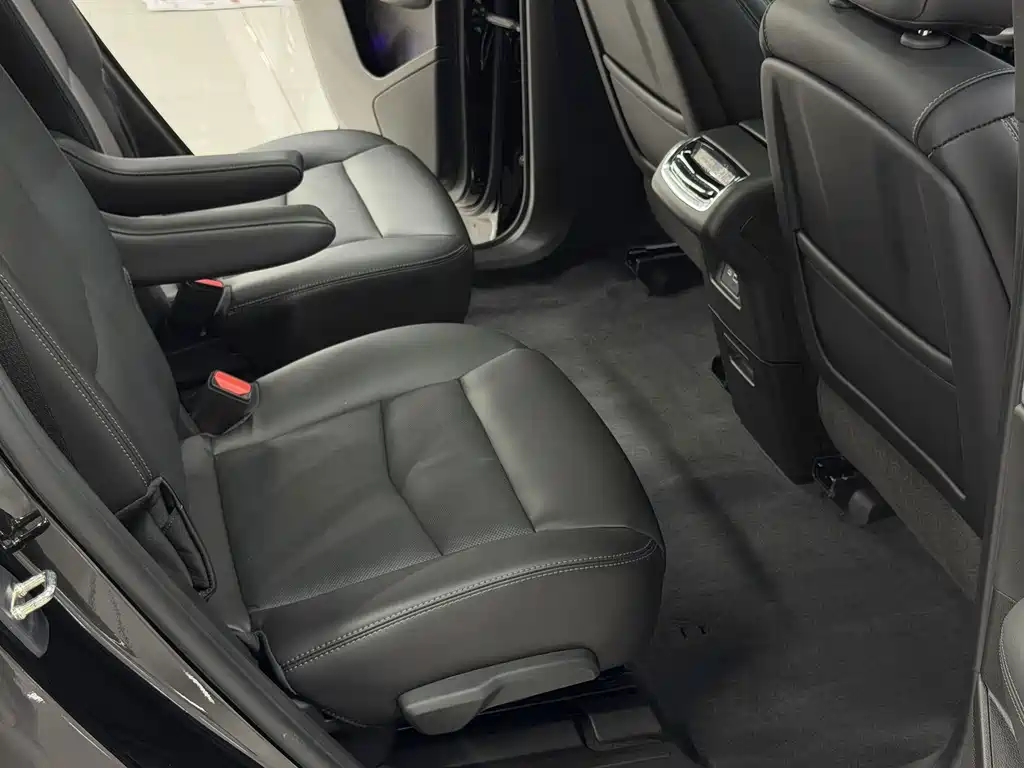 Cadillac XT6 — миниатюра 8