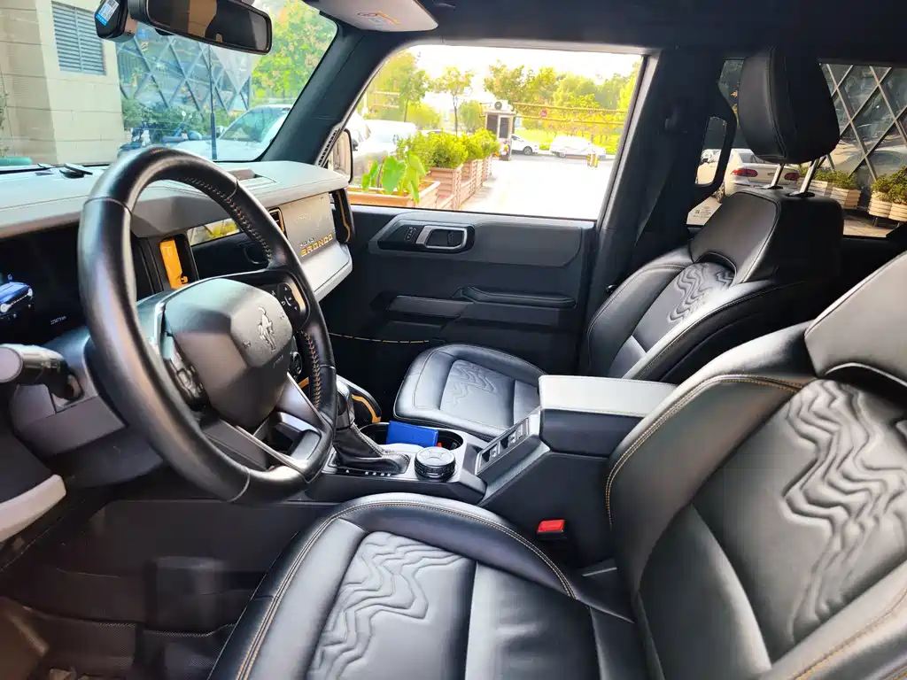 Ford Bronco — миниатюра 10