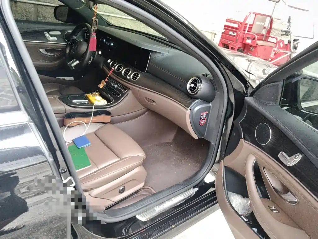 Mercedes-Benz E-Class — миниатюра 18