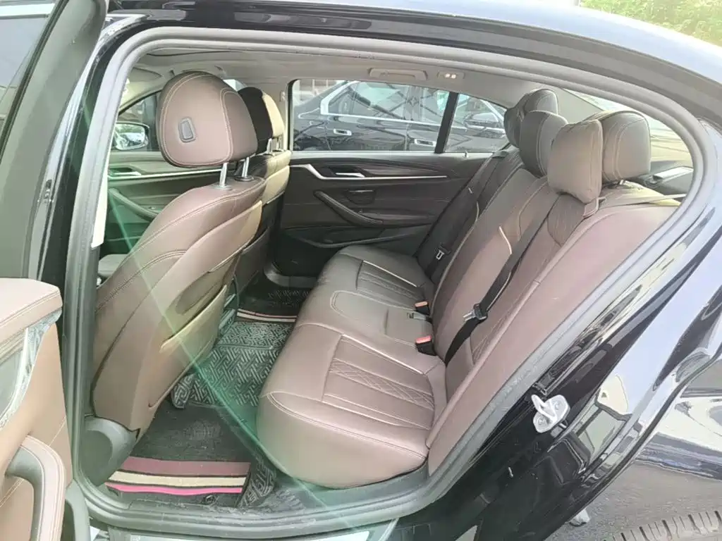 BMW 5 Series New Energy — миниатюра 17