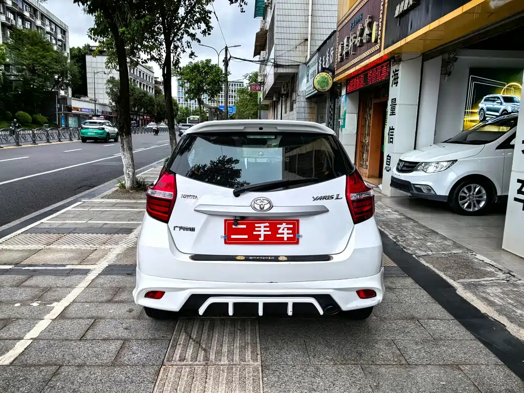 Toyota Yaris L — миниатюра 6