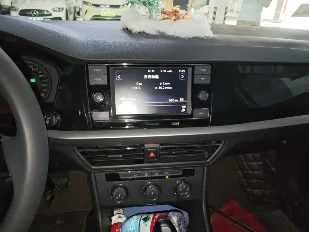 Volkswagen Lavida — миниатюра 6