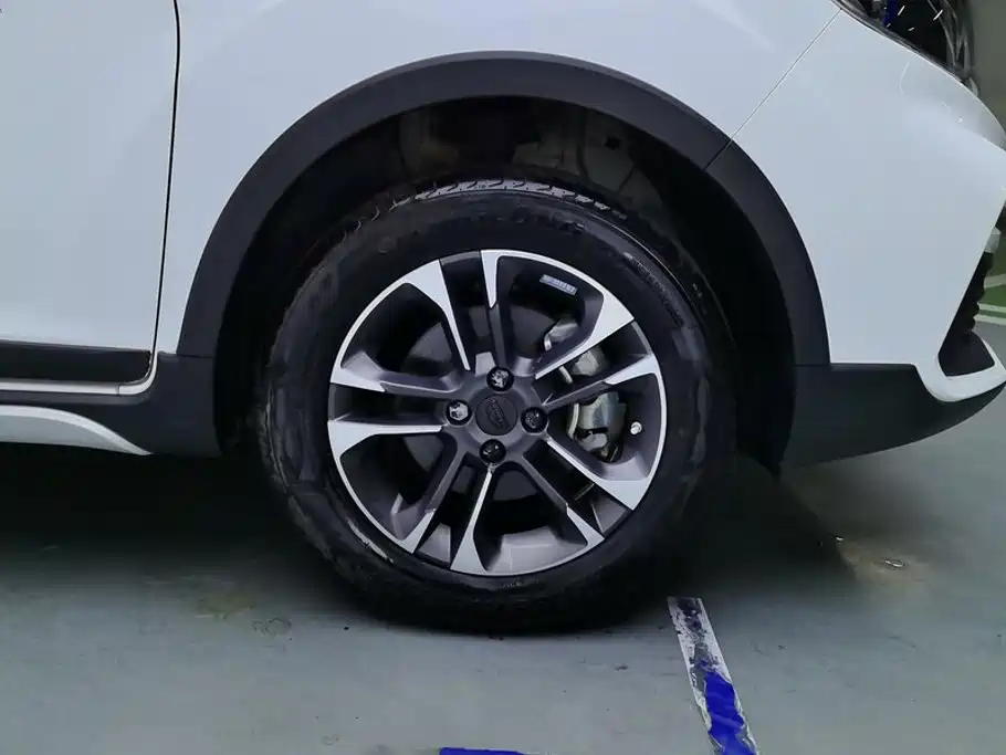 Geely Vision X3 — миниатюра 6