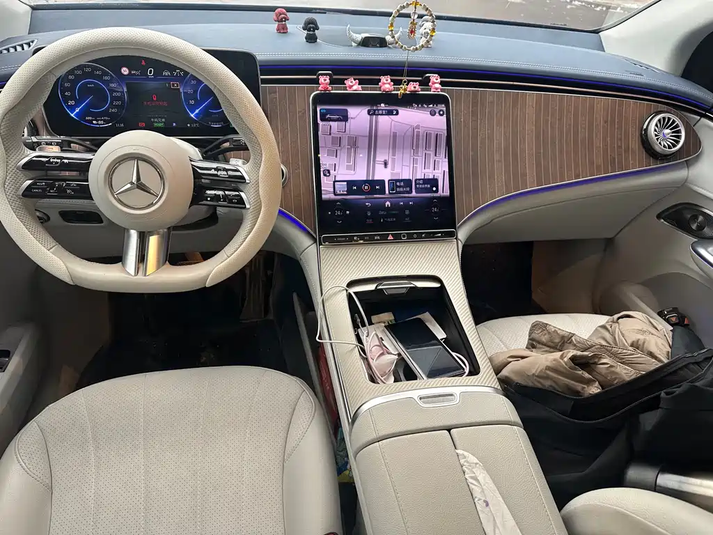 MERCEDES-BENZ EQE SUV