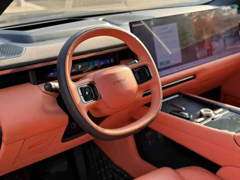 Lynk & Co 900 — миниатюра 7