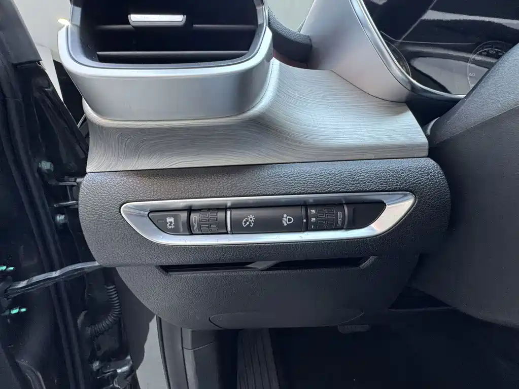 Geely Binyue — миниатюра 18