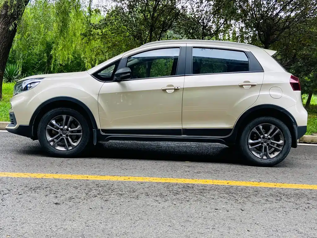 Geely Vision X3 — миниатюра 3