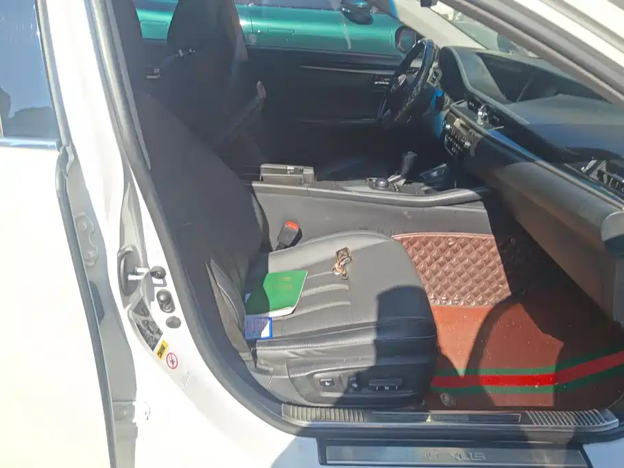 Lexus ES — миниатюра 8