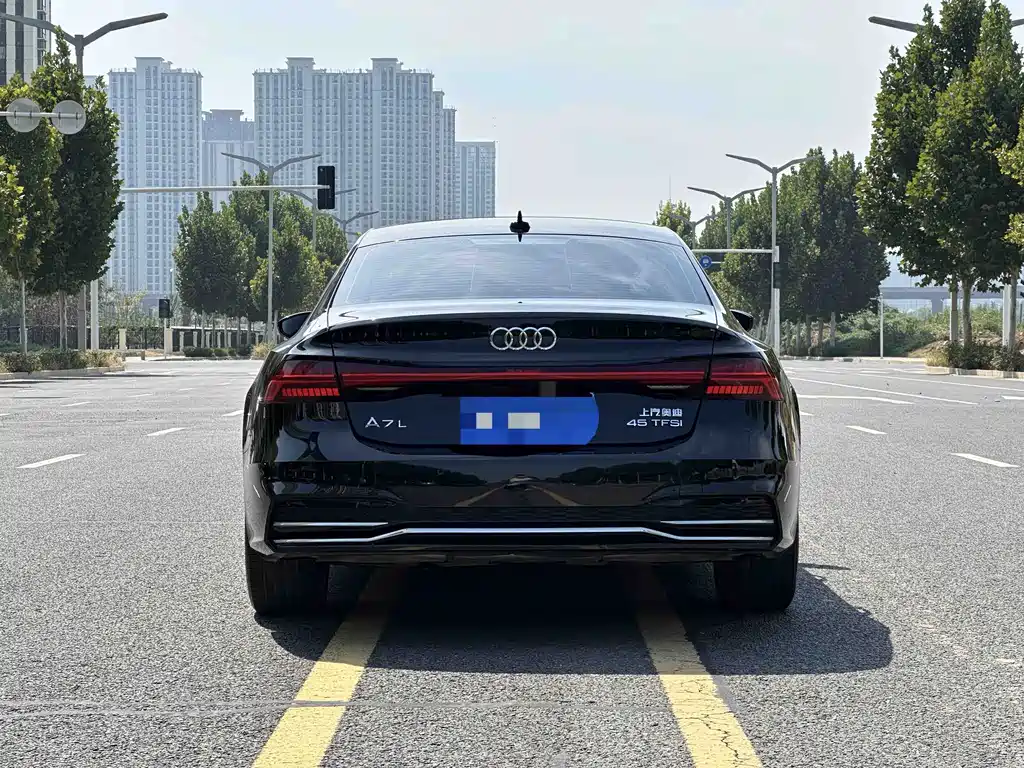 Audi A7L — миниатюра 9