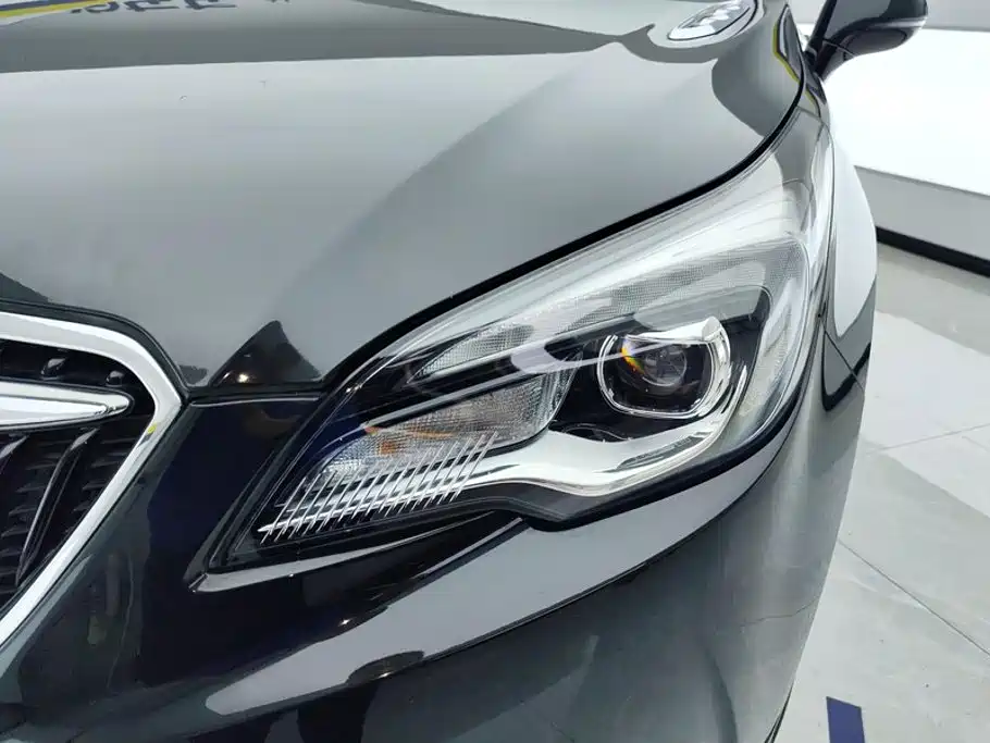 Buick Envision Plus — миниатюра 5