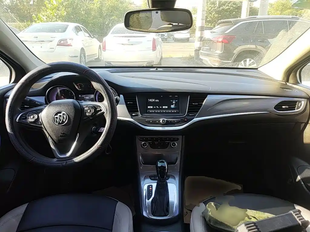 Buick Verano — миниатюра 10
