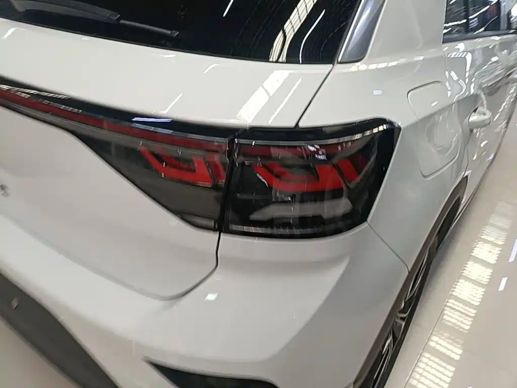 Volkswagen T-Roc — миниатюра 8