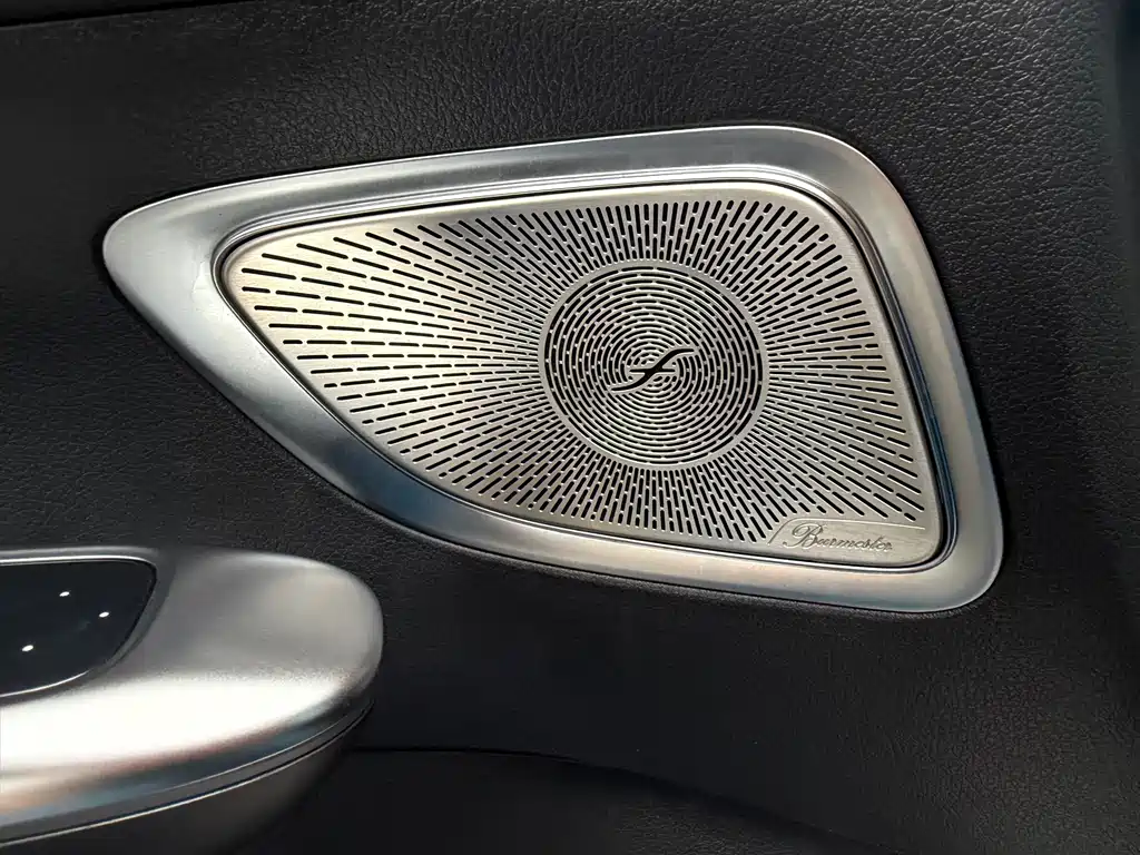 Mercedes-Benz C-Class — миниатюра 16