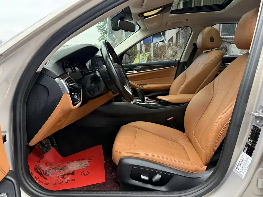 BMW 5 Series — миниатюра 4