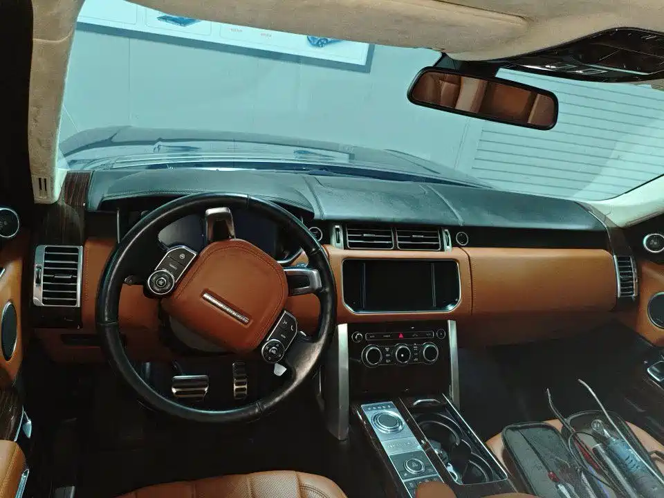 Land Rover Range Rover — миниатюра 3