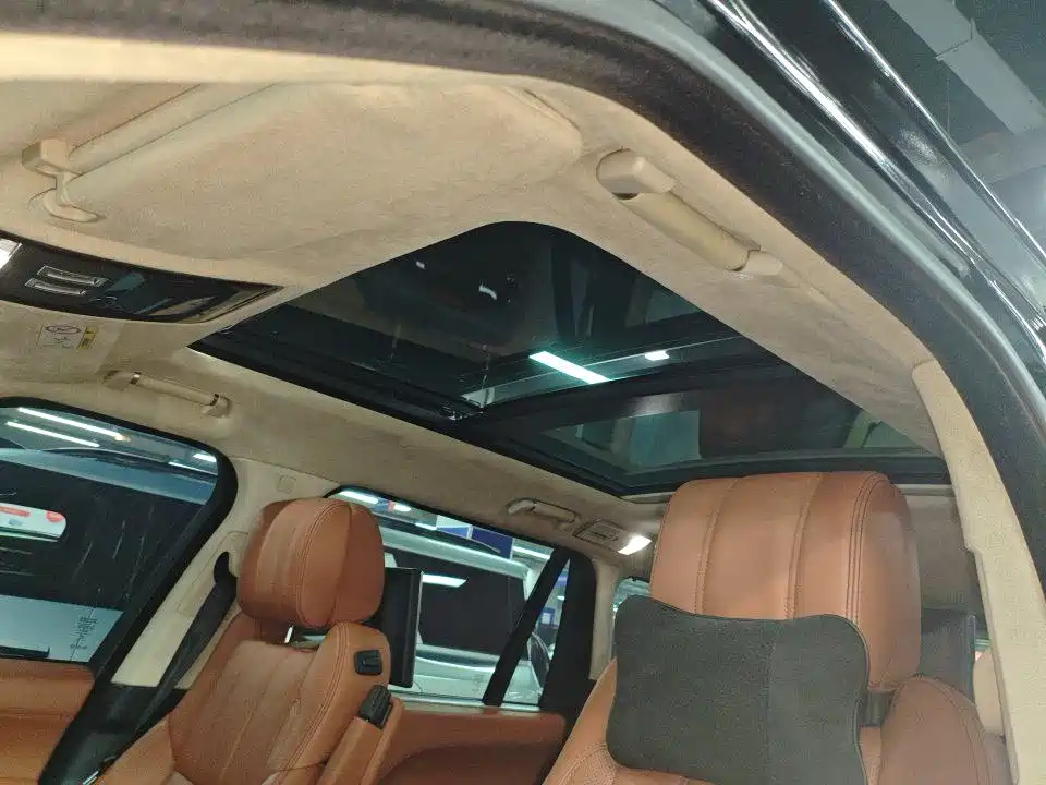 Land Rover Range Rover — миниатюра 5