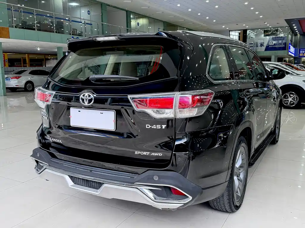 TOYOTA HIGHLANDER