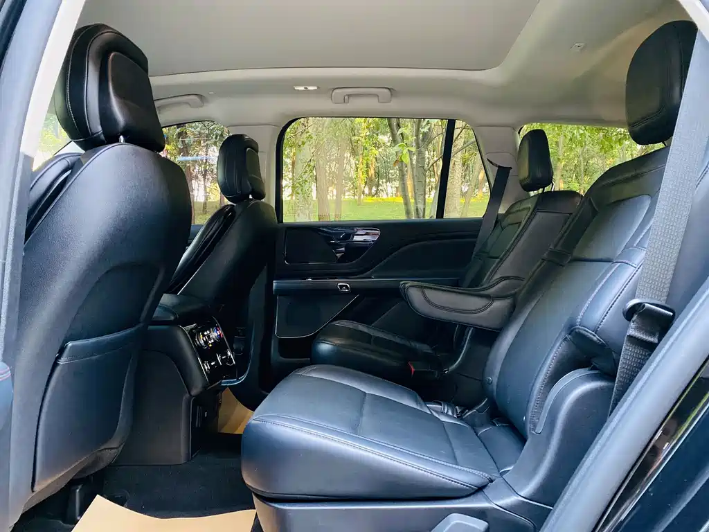 Lincoln Aviator — миниатюра 14