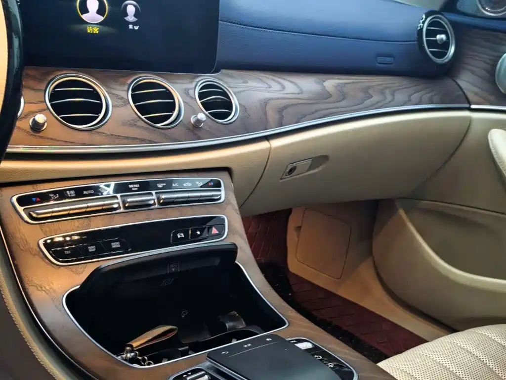 Mercedes-Benz E-Class — миниатюра 14