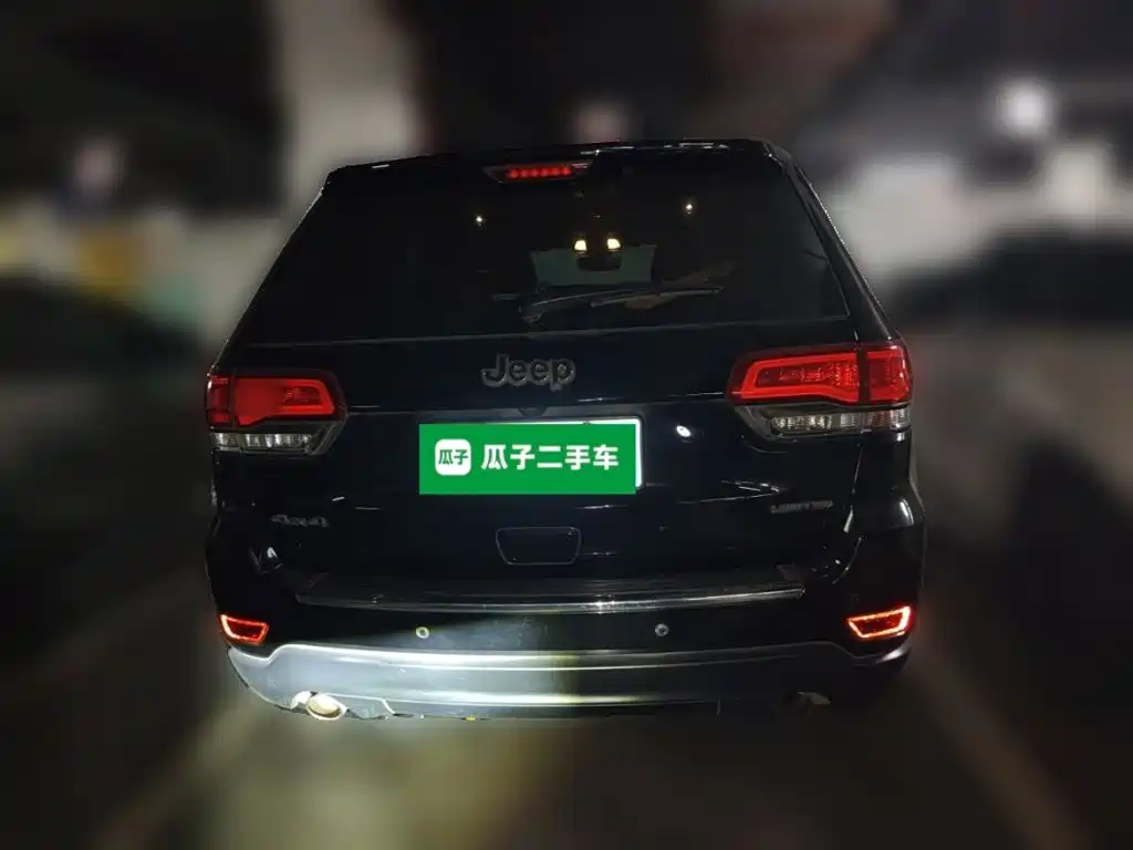 Jeep Grand Cherokee (Import) — миниатюра 3