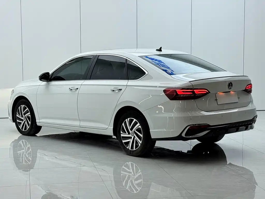 Volkswagen Lavida — миниатюра 13