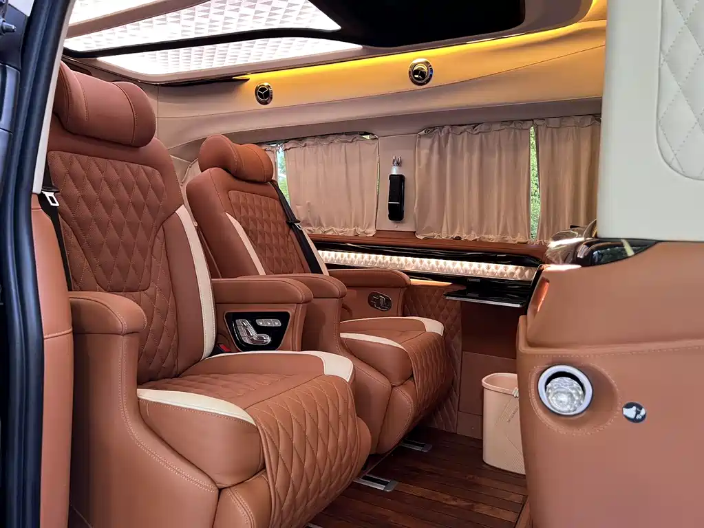 Mercedes-Benz Vito 2018 2.0T Elite 7 мест V