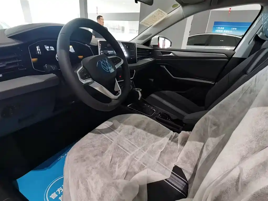 Volkswagen Sagitar 2026 3000 300TSI DSG