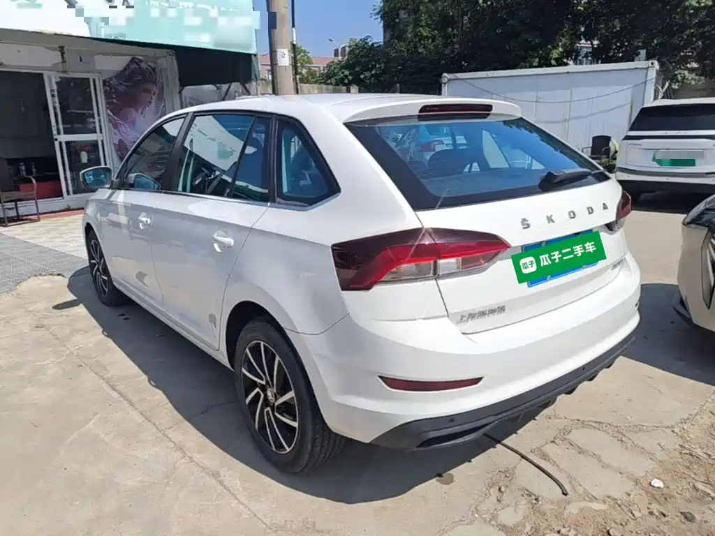 Skoda Rapid Spaceback — миниатюра 5