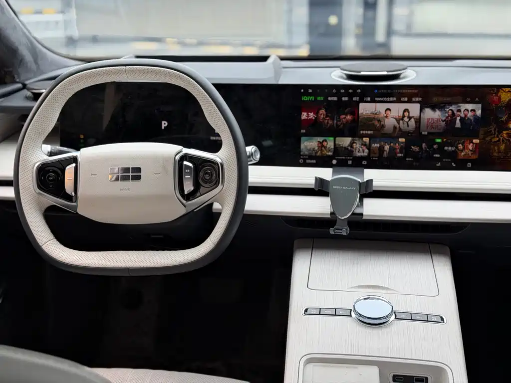 GEELY GALAXY GALAXY E8