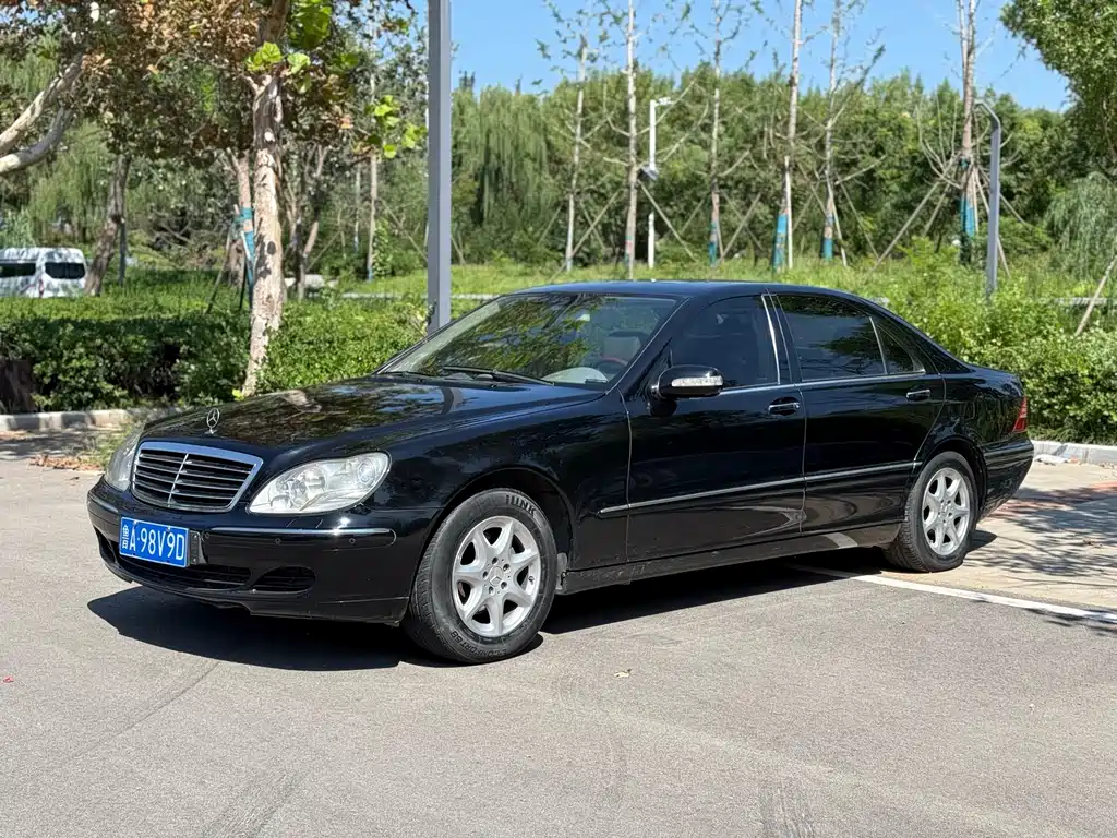 Mercedes-Benz S-Class 2005