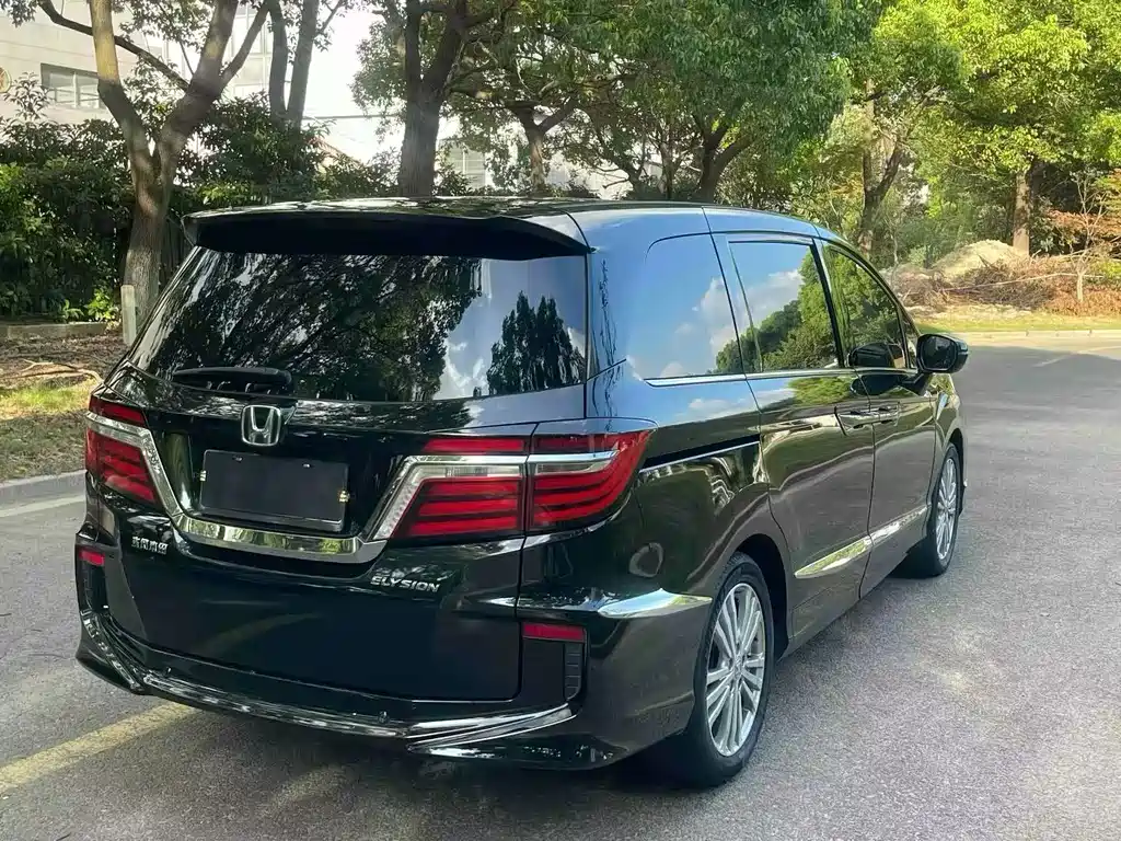Honda Elysion — миниатюра 9