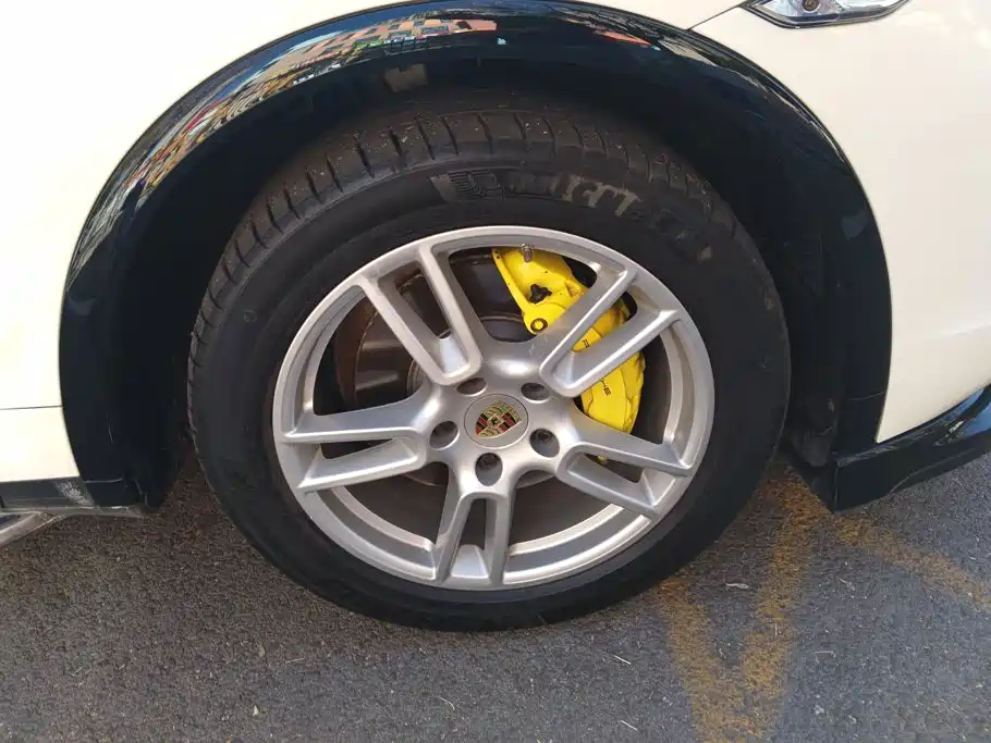 Porsche Cayenne — миниатюра 6