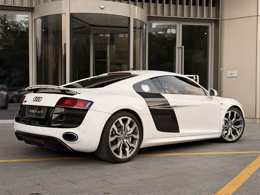 Audi R8 — миниатюра 6