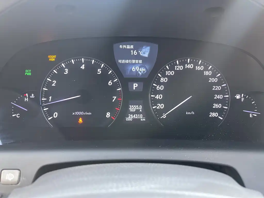 Lexus LS — миниатюра 18