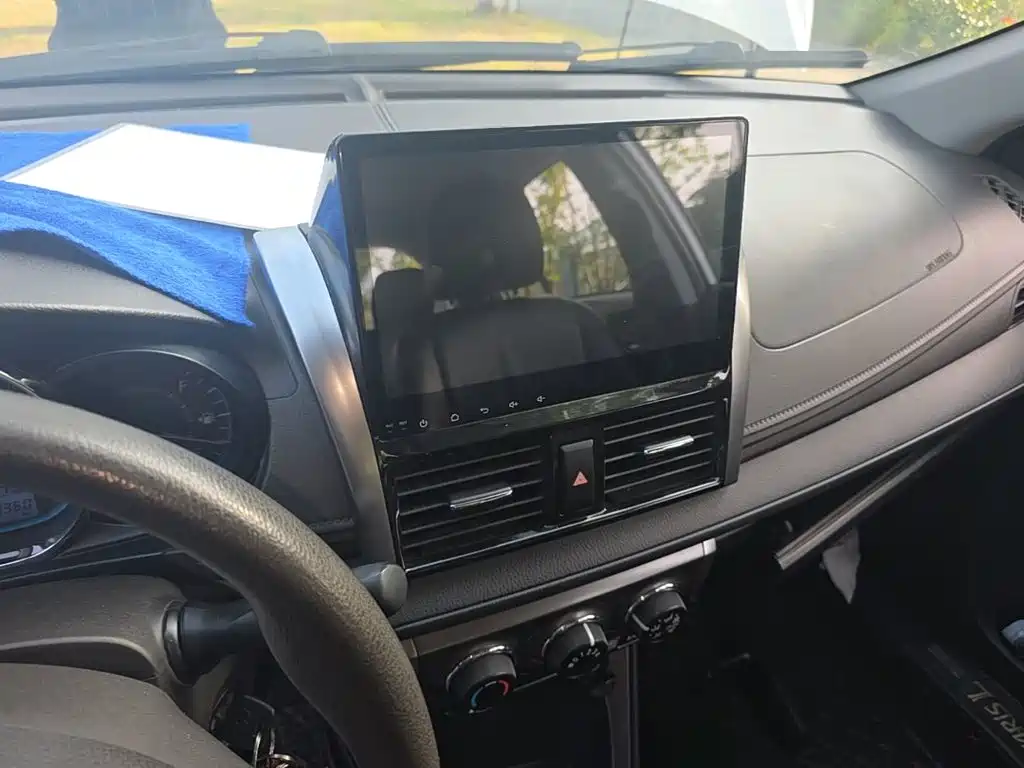 Toyota Yaris L — миниатюра 13