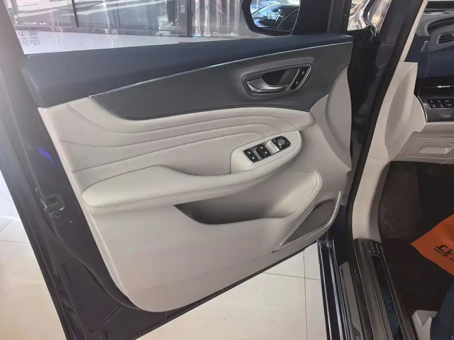 Roewe iMAX8 — миниатюра 7