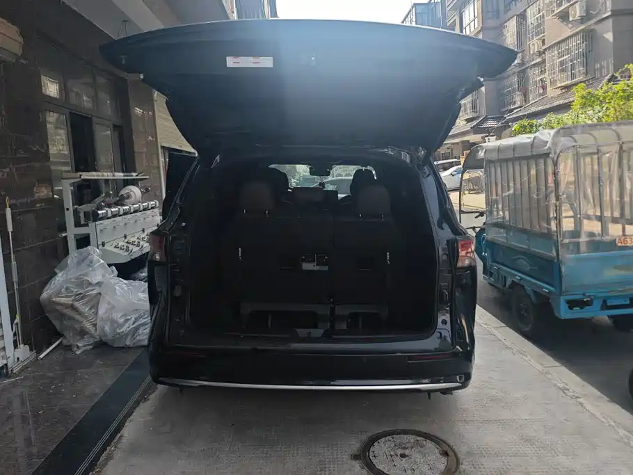 Toyota Sienna — миниатюра 4