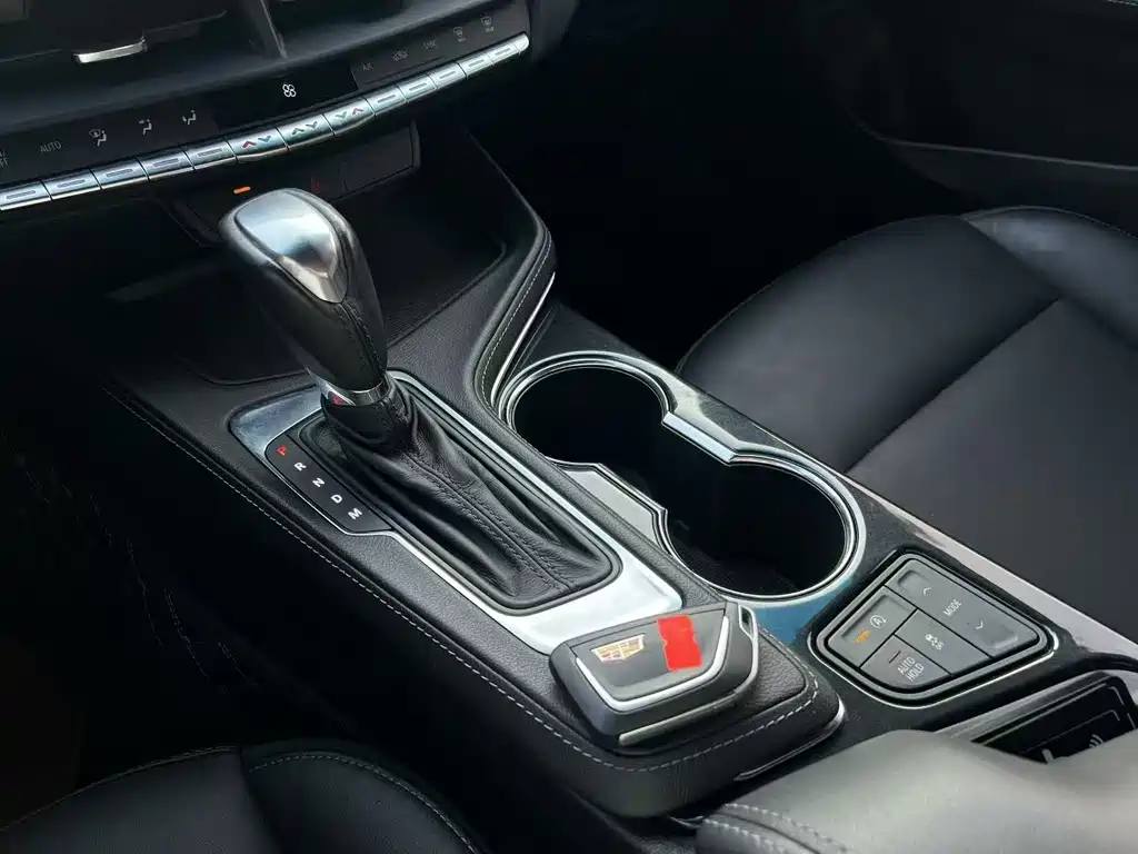 Cadillac CT4 - фото 8