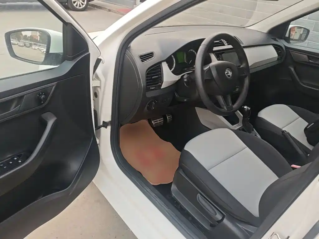 Skoda Fabia — миниатюра 16