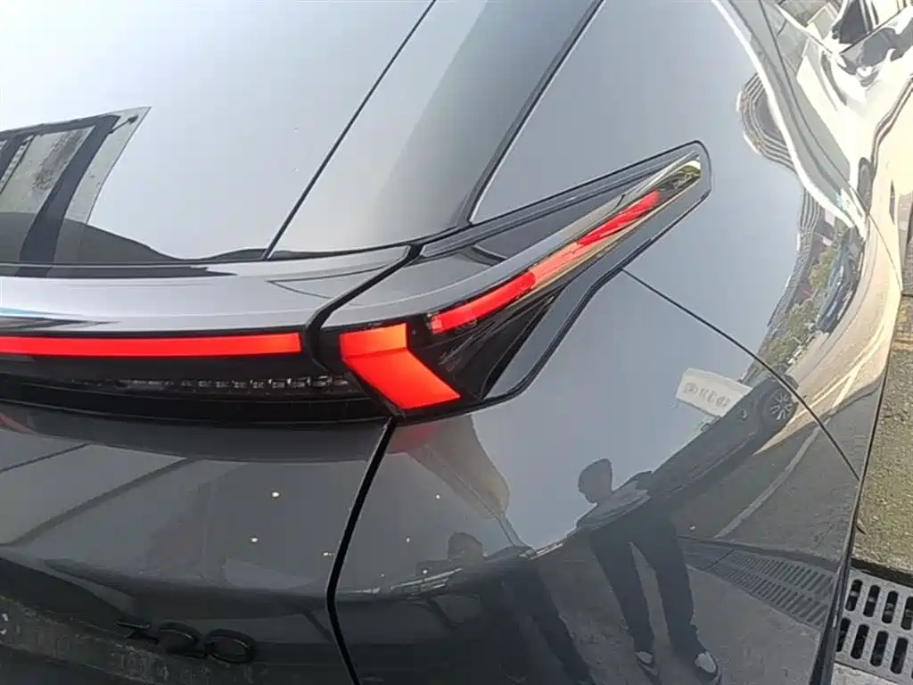 Lynk & Co Z20 2025 530km Max