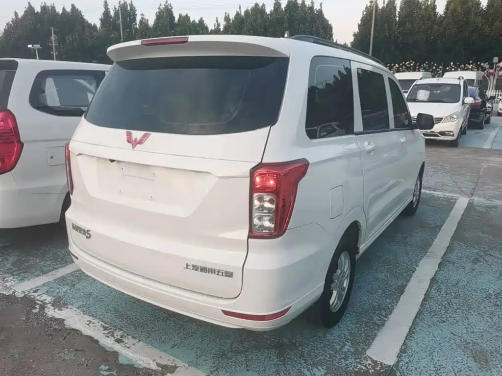 Wuling Hongguang — миниатюра 7