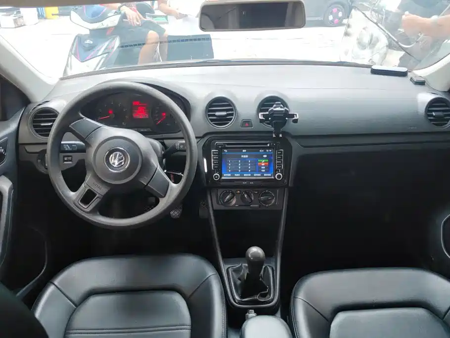 Volkswagen Jetta — миниатюра 12