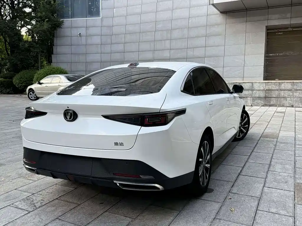 Changan Yida — миниатюра 7