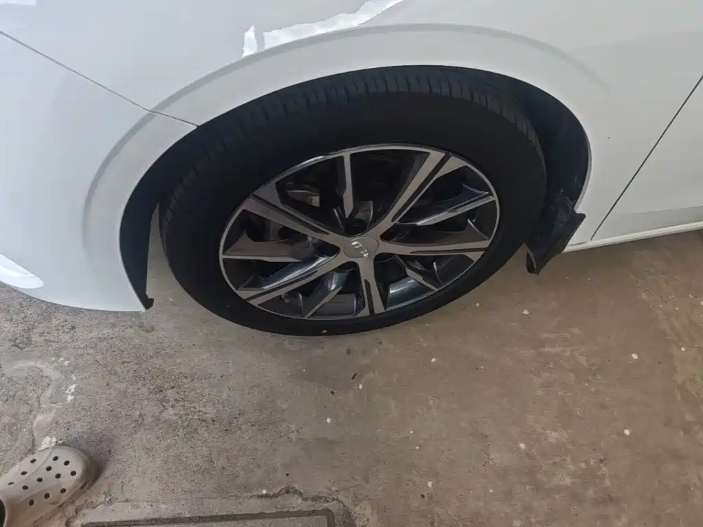Geely Emgrand — миниатюра 23