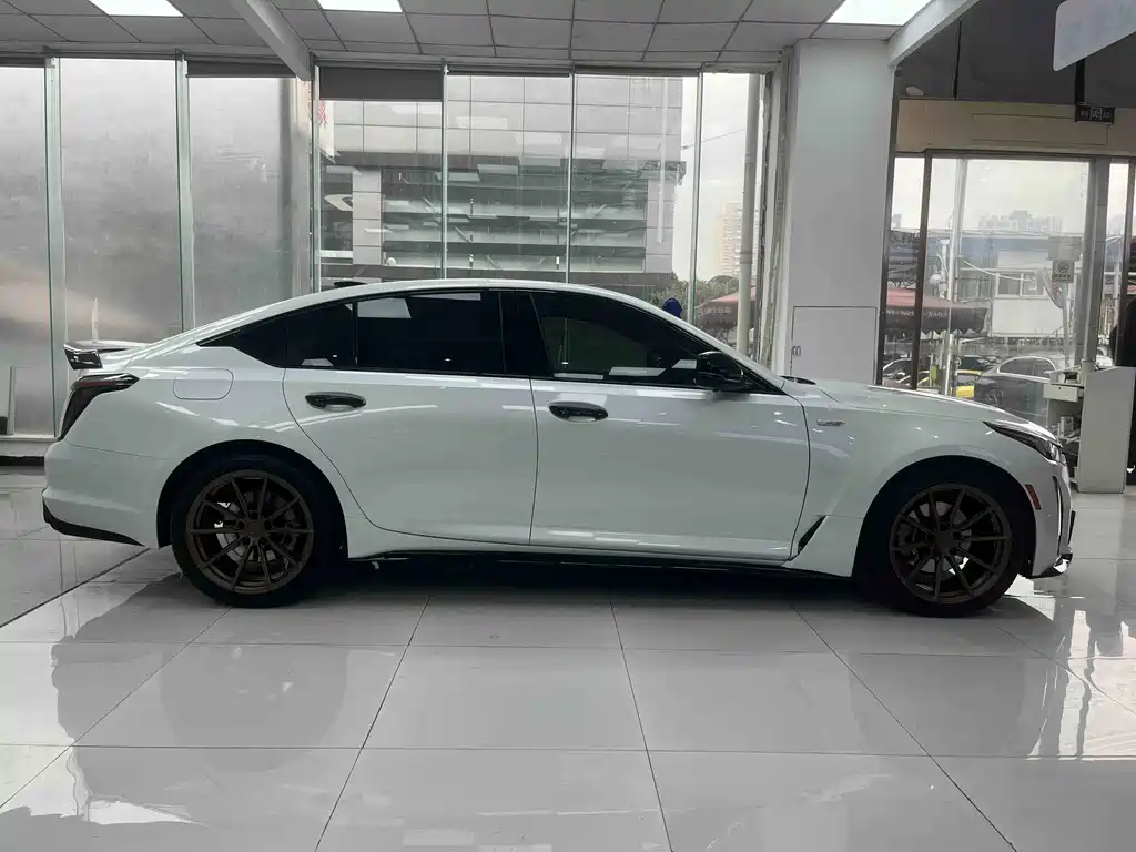 Cadillac CT5 — миниатюра 10