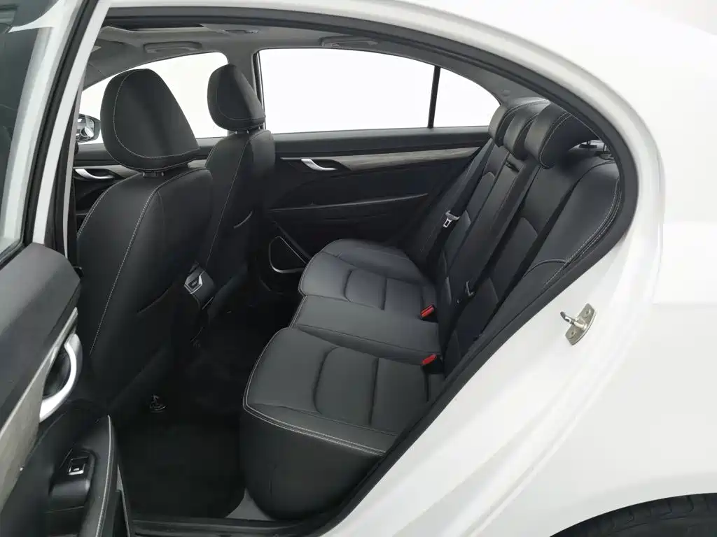 Geely Emgrand — миниатюра 15