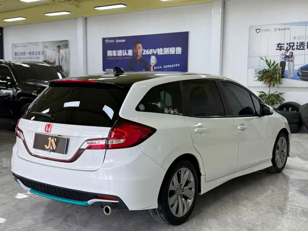 Honda Jade 2017 1.8L AT Comfort 5 мест