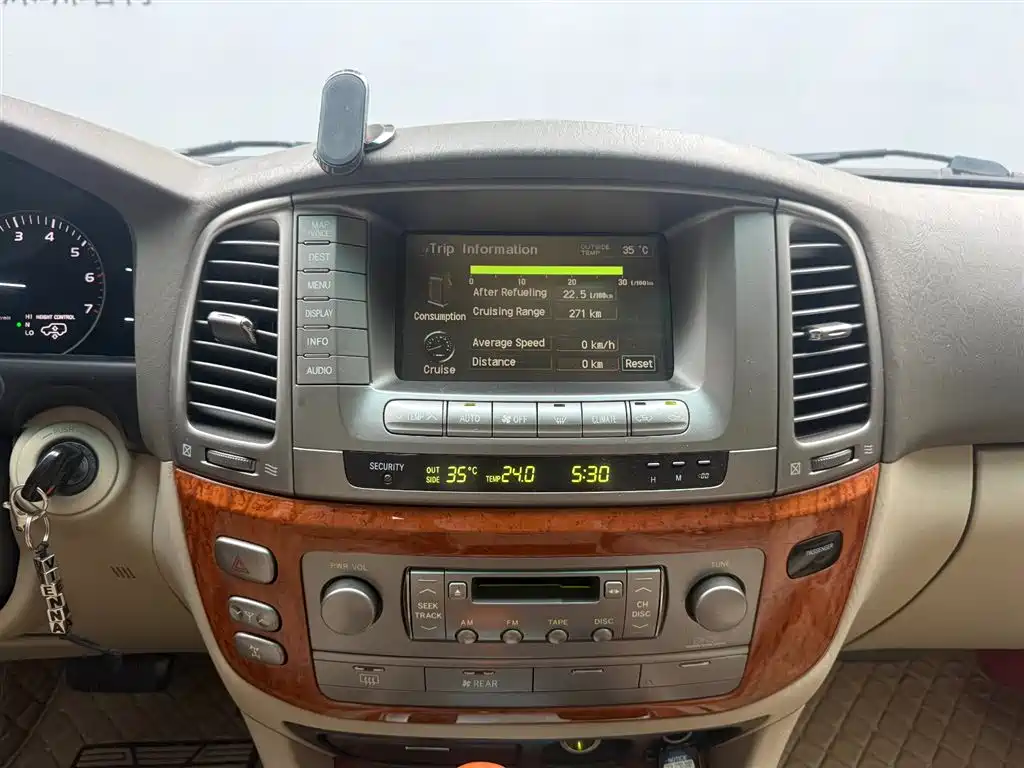 Lexus LX — миниатюра 17