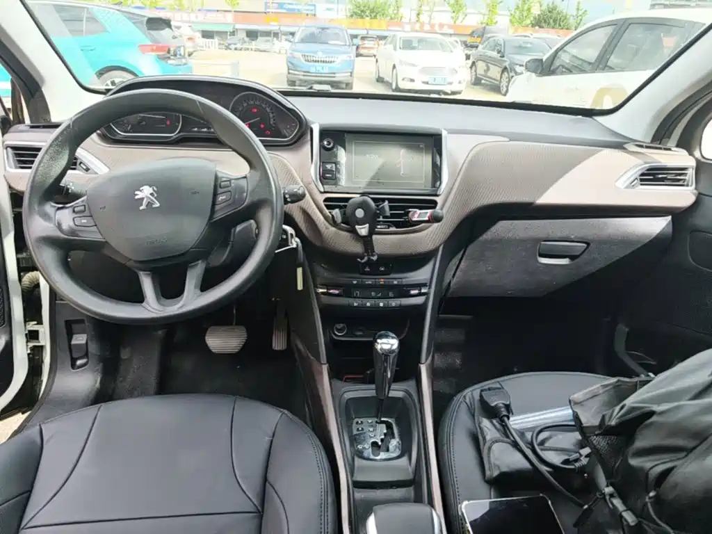 Peugeot 2008 — миниатюра 10