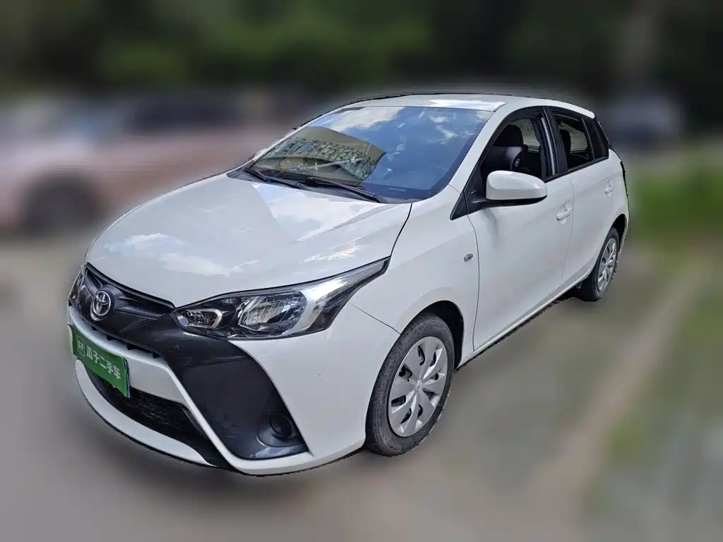 Toyota Yaris L — миниатюра 2